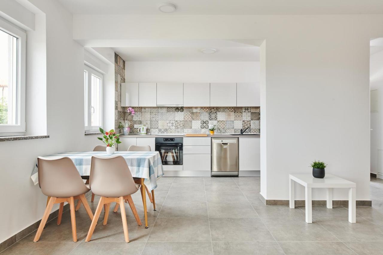 Apartmani Ivana Umago Esterno foto